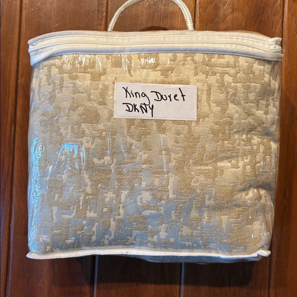 NWOT Donna Karan Home Fragment King Duvet Cover